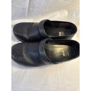 DANSKO Professional XP20 Embossed Leather Clog Women's EU 40 US 9.5 Black Tooled